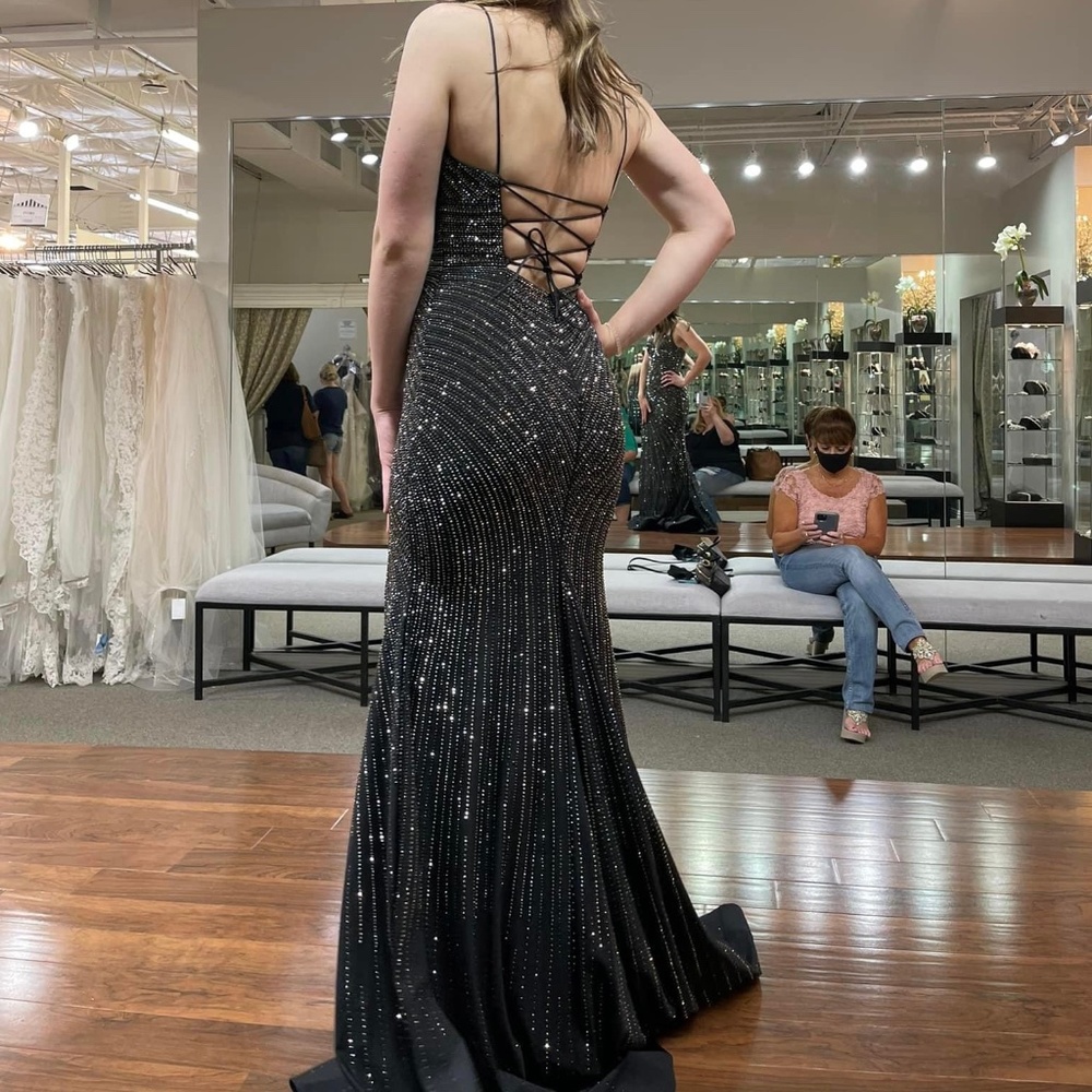 Sherri hill Stunning prom dress size 6